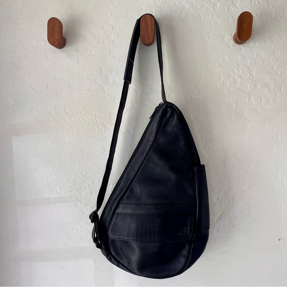 Ameribag 17” Black Leather Healthy Back Bag (Small)